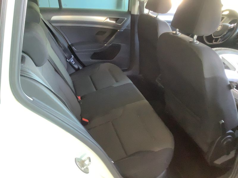 Volkswagen Golf VII 1.6 TDI Comfortline BlueMotion Tech 2014 – снимка 20