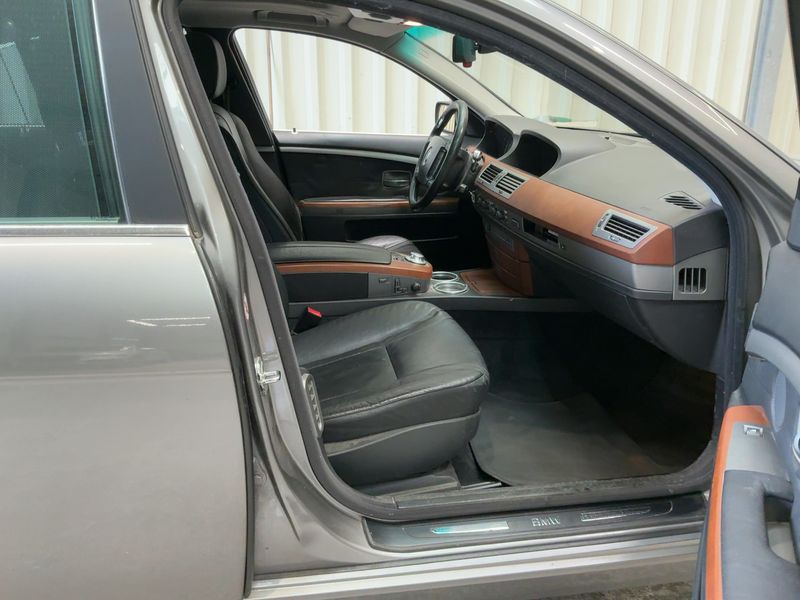 BMW 7er 730i 2003 – снимка 17