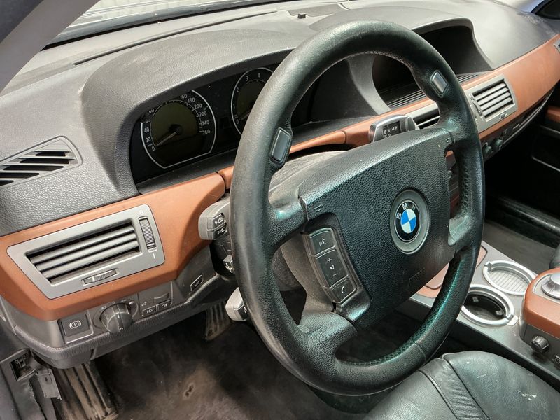 BMW 7er 730i 2003 – снимка 31