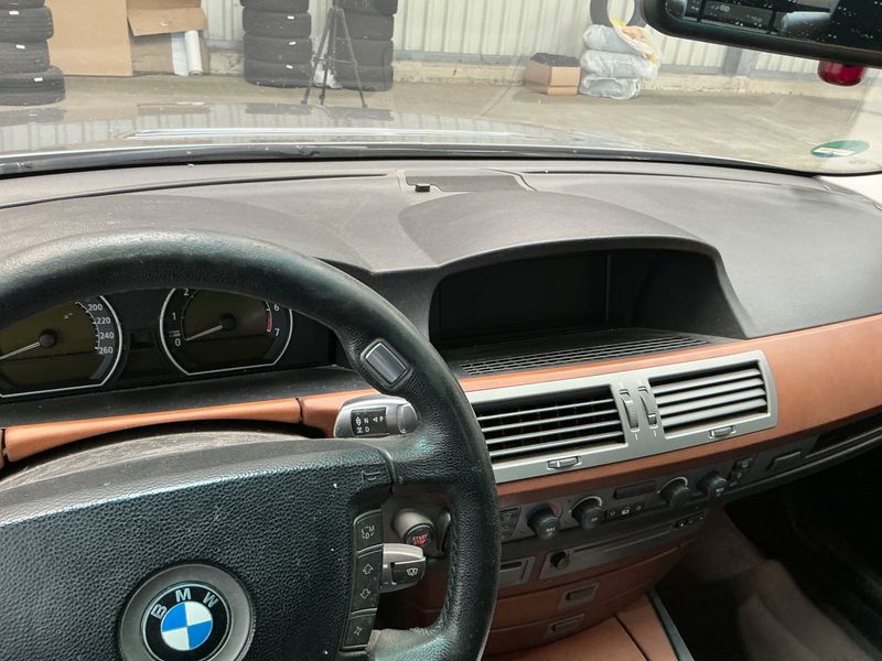 BMW 7er 730i 2003 – снимка 38