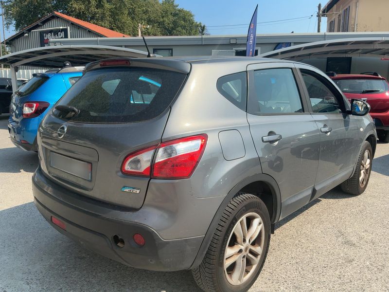 Nissan Qashqai 2.0 dCi Acenta 4x4 2011 – снимка 8