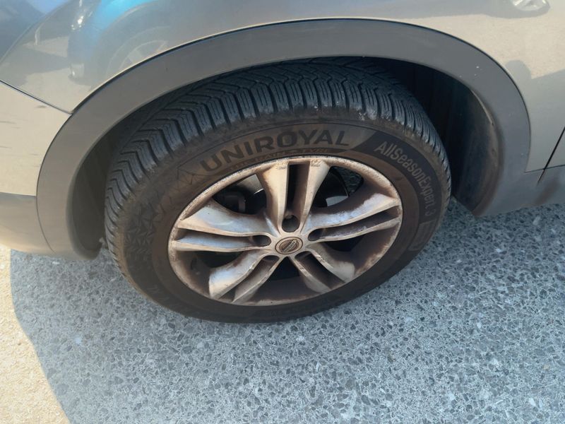 Nissan Qashqai 2.0 dCi Acenta 4x4 2011 – снимка 3