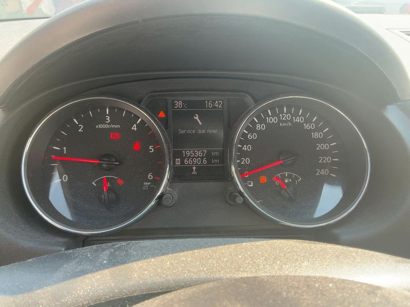 Nissan Qashqai 2.0 dCi Acenta 4x4 2011 – снимка 18