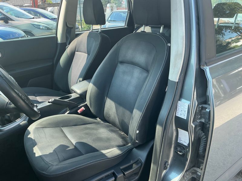 Nissan Qashqai 2.0 dCi Acenta 4x4 2011 – снимка 28