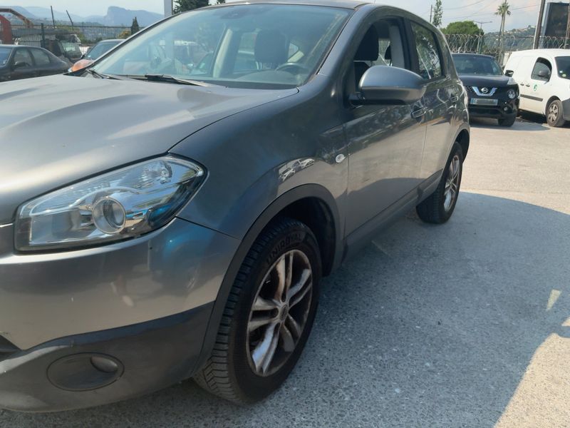Nissan Qashqai 2.0 dCi Acenta 4x4 2011 – снимка 2