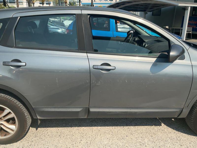 Nissan Qashqai 2.0 dCi Acenta 4x4 2011 – снимка 10