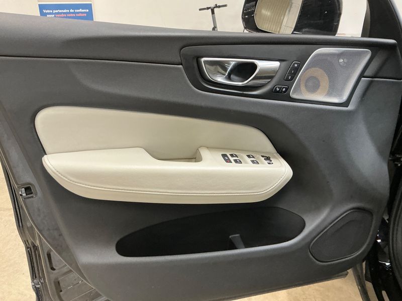 Volvo XC60 2.0 D5 Inscription Luxe AWD 2017 – снимка 22