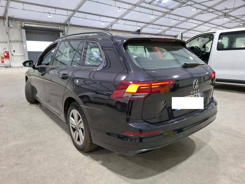 Volkswagen Golf VIII 2.0 TDI Life 2022 – снимка 3