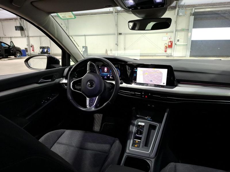 Volkswagen Golf VIII 2.0 TDI Life 2022 – снимка 10