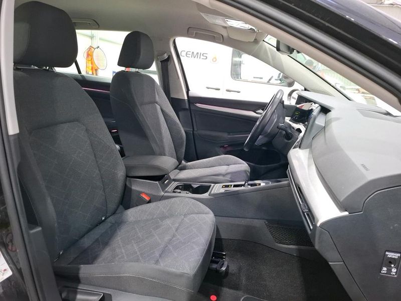 Volkswagen Golf VIII 2.0 TDI Life 2022 – снимка 9