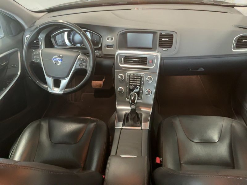 Volvo S60 2.0 D3 Momentum 2016 – снимка 17