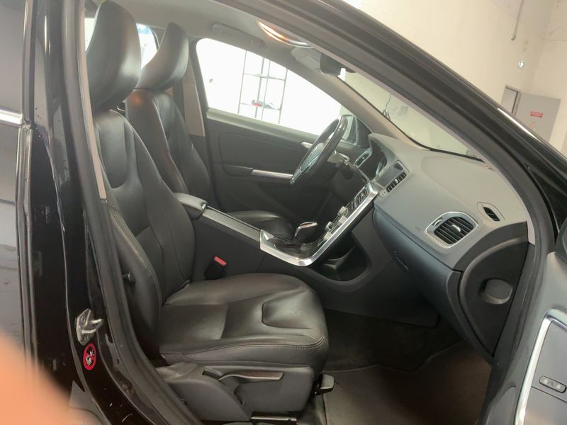 Volvo S60 2.0 D3 Momentum 2016 – снимка 16