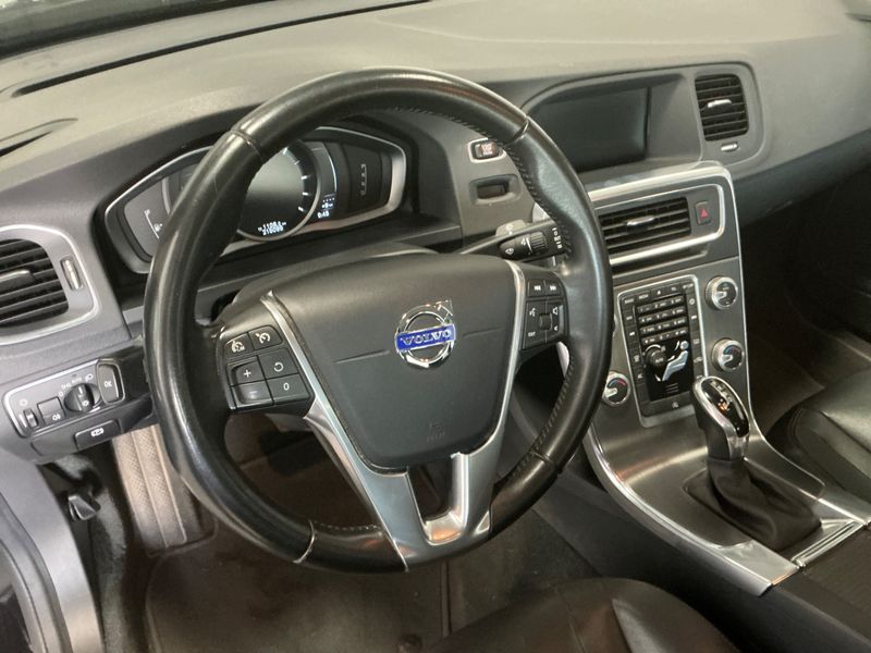 Volvo S60 2.0 D3 Momentum 2016 – снимка 27
