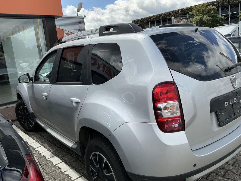 Dacia Duster 1.2 TCe Black Shadow 4x2 2018 – снимка 6