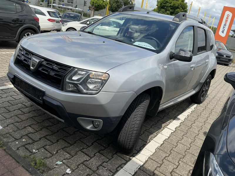 Dacia Duster 1.2 TCe Black Shadow 4x2 2018 – снимка 1
