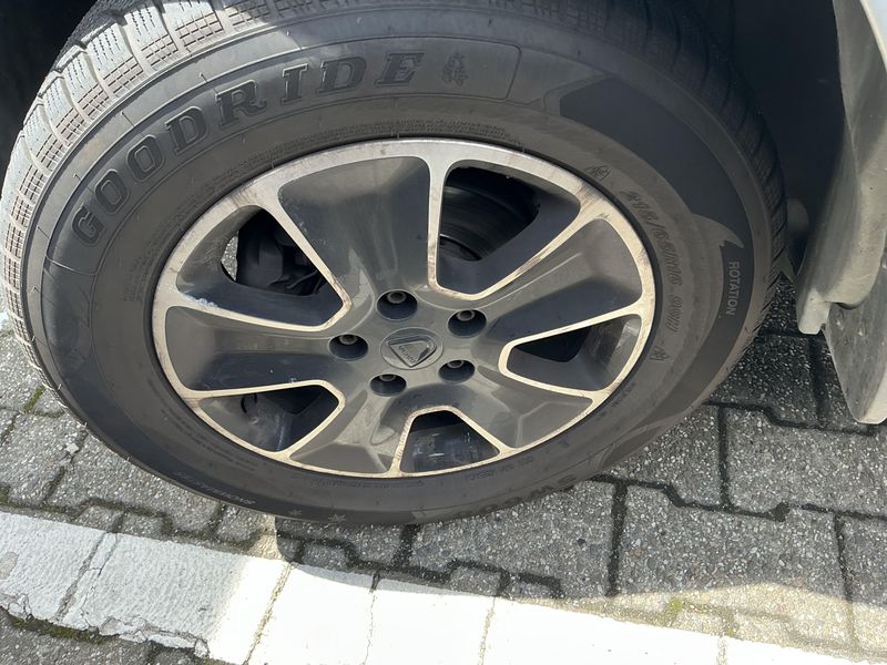 Dacia Duster 1.2 TCe Black Shadow 4x2 2018 – снимка 3