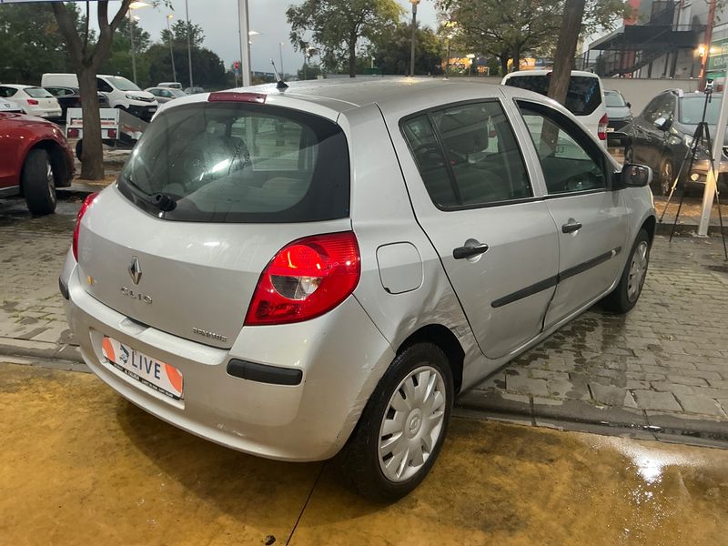 Renault Clio 1.5 dCi Expression 2007 – снимка 2