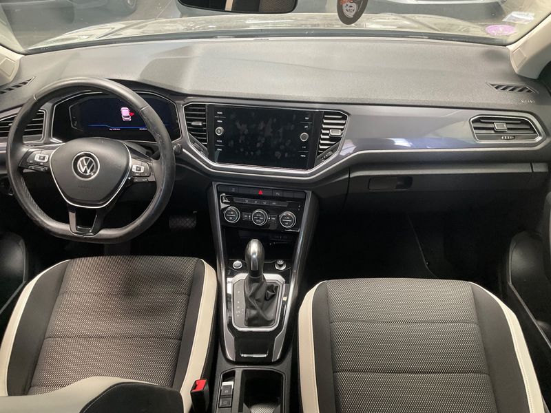 Volkswagen T-Roc 1.5 TSI ACT Carat 2021 – снимка 17