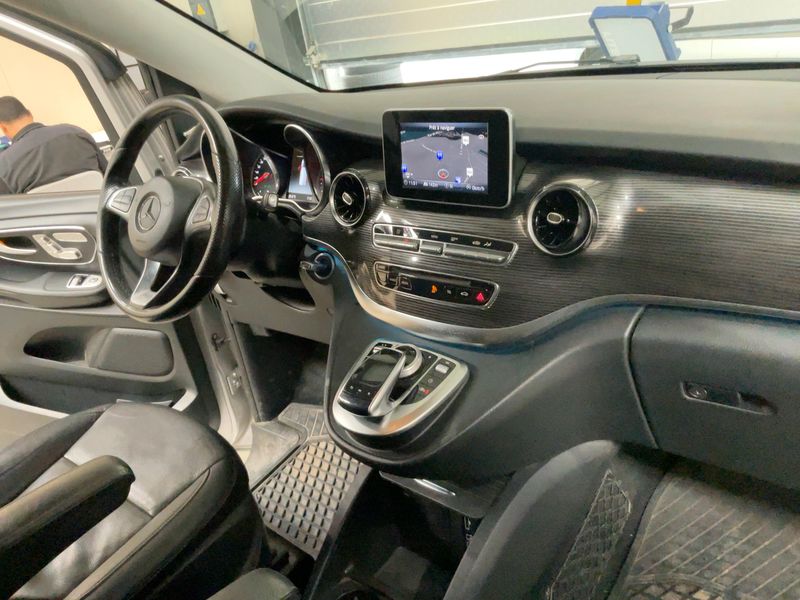 Mercedes-Benz V-Klasse V 300 d AVANTGARDE lang 2020 – снимка 17