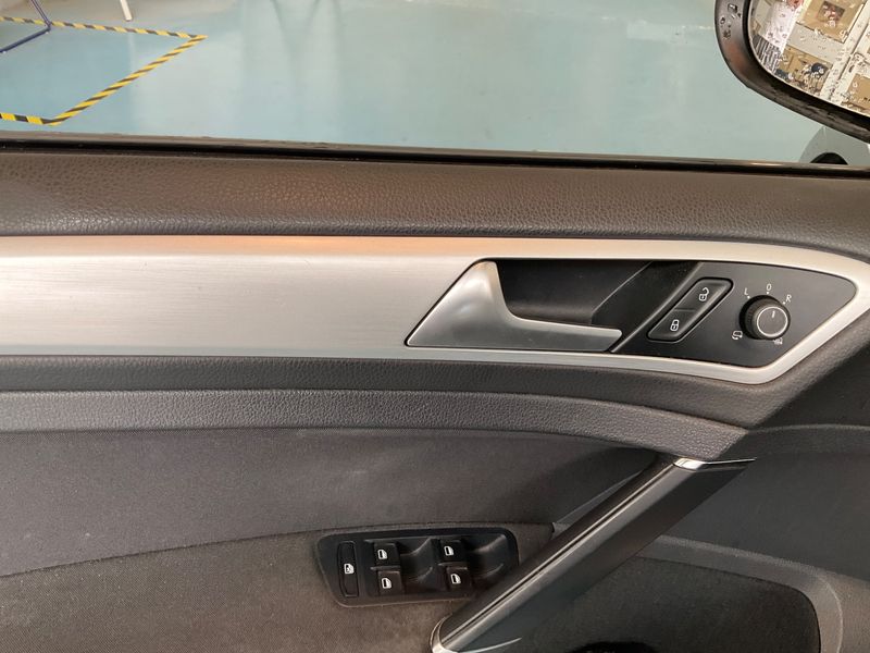 Volkswagen Golf VII 1.6 TDI Cup BlueMotion Tech 2014 – снимка 26