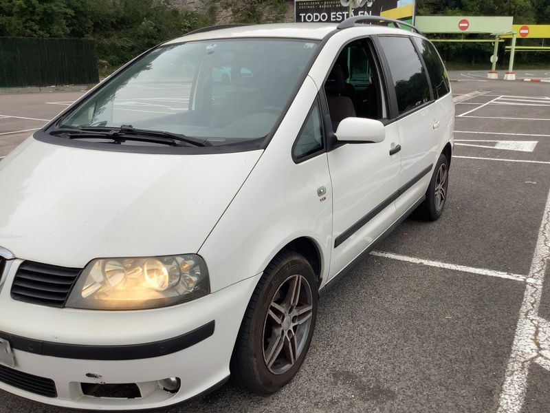 Seat Alhambra 2.0 TDI Reference Plus 2009 – снимка 2