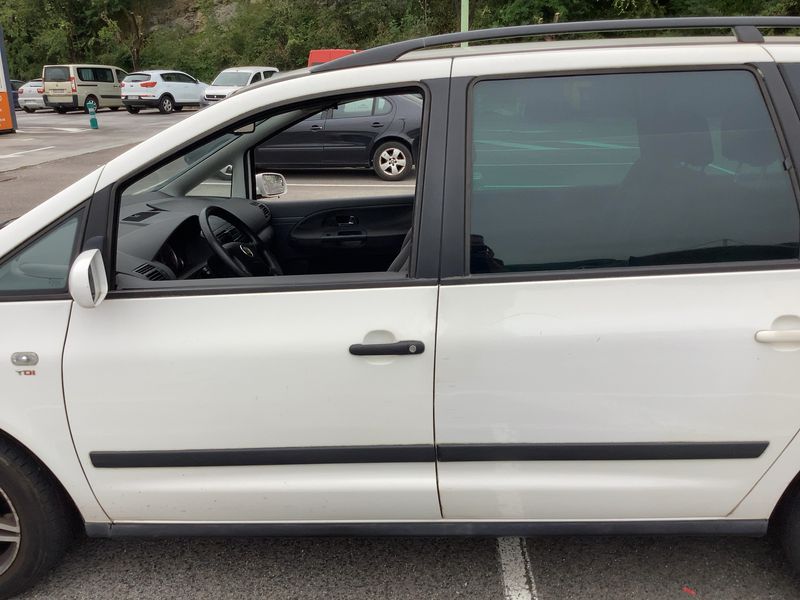Seat Alhambra 2.0 TDI Reference Plus 2009 – снимка 4