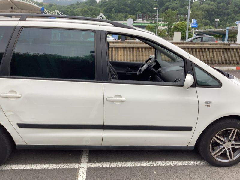 Seat Alhambra 2.0 TDI Reference Plus 2009 – снимка 10
