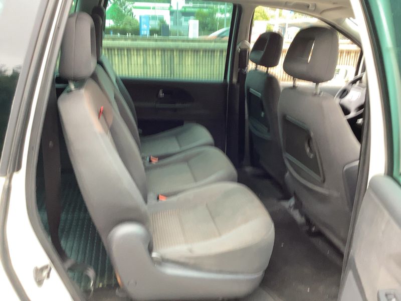 Seat Alhambra 2.0 TDI Reference Plus 2009 – снимка 19