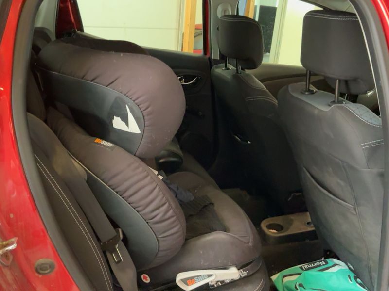 Renault Clio 0.9 Energy Luxe 2013 – снимка 19