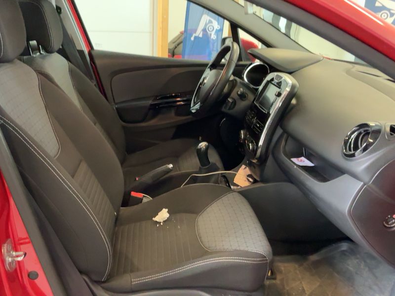 Renault Clio 0.9 Energy Luxe 2013 – снимка 16