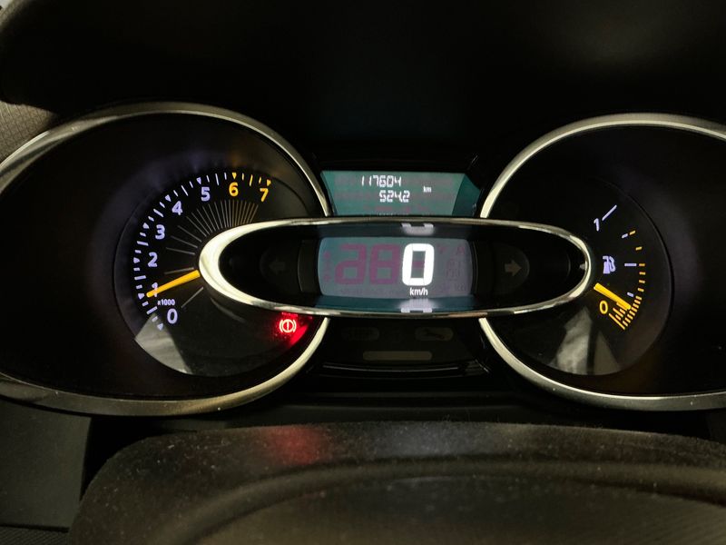 Renault Clio 0.9 Energy Luxe 2013 – снимка 18