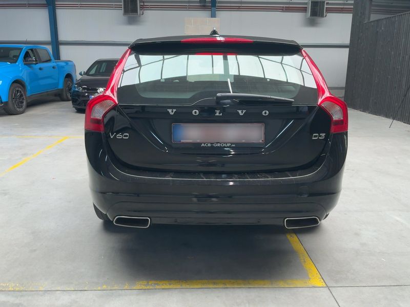 Volvo V60 2.0 D3 Linje Svart 2018 – снимка 7