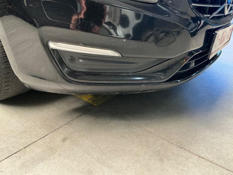 Volvo V60 2.0 D3 Linje Svart 2018 – снимка 26