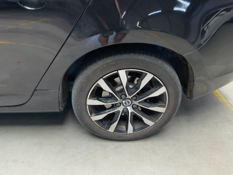 Volvo V60 2.0 D3 Linje Svart 2018 – снимка 5