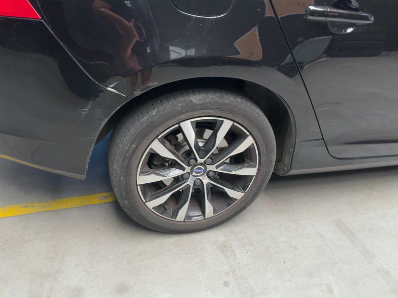 Volvo V60 2.0 D3 Linje Svart 2018 – снимка 9