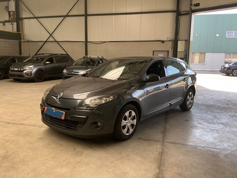 Renault Megane 1.5 dCi Expression 2011 – снимка 1