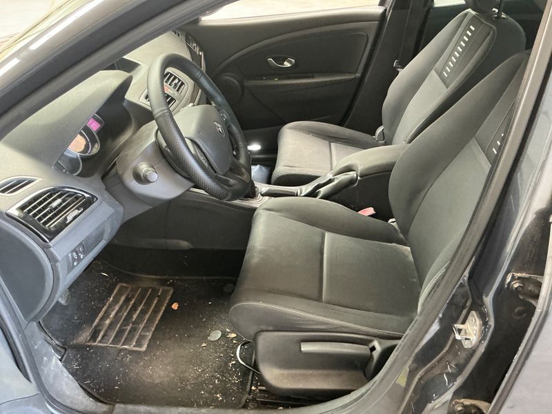Renault Megane 1.5 dCi Expression 2011 – снимка 3