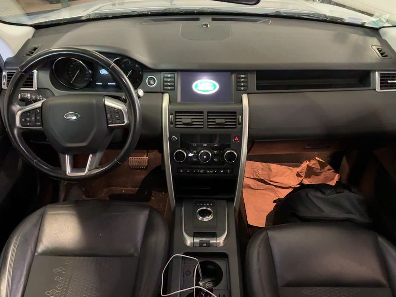 Land Rover Discovery Sport 2.0 Td4 SE AWD 2019 – снимка 17