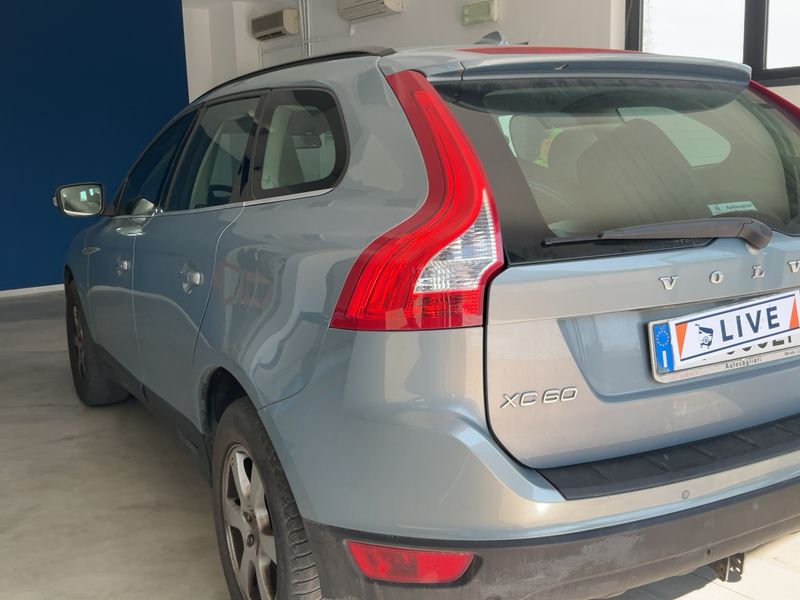 Volvo XC60 2.4 D5 Momentum AWD 2009 – снимка 6