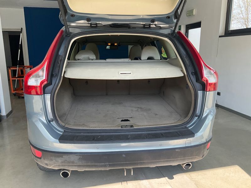 Volvo XC60 2.4 D5 Momentum AWD 2009 – снимка 16