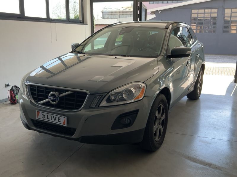 Volvo XC60 2.4 D5 Momentum AWD 2009 – снимка 1