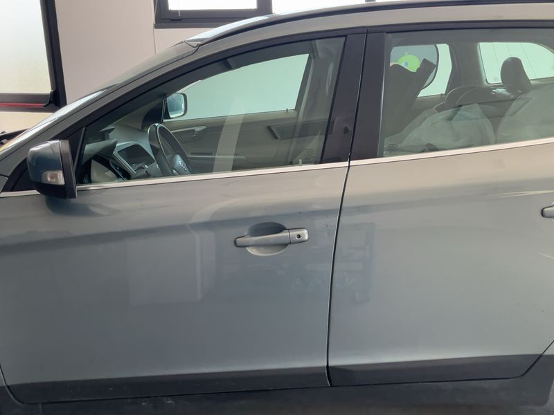 Volvo XC60 2.4 D5 Momentum AWD 2009 – снимка 4