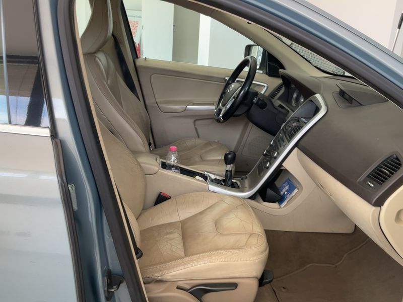 Volvo XC60 2.4 D5 Momentum AWD 2009 – снимка 17