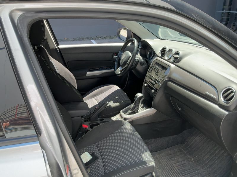Suzuki Vitara 1.4 BoosterJet Mild-Hybrid Comfort+ 4x4 2022 – снимка 17
