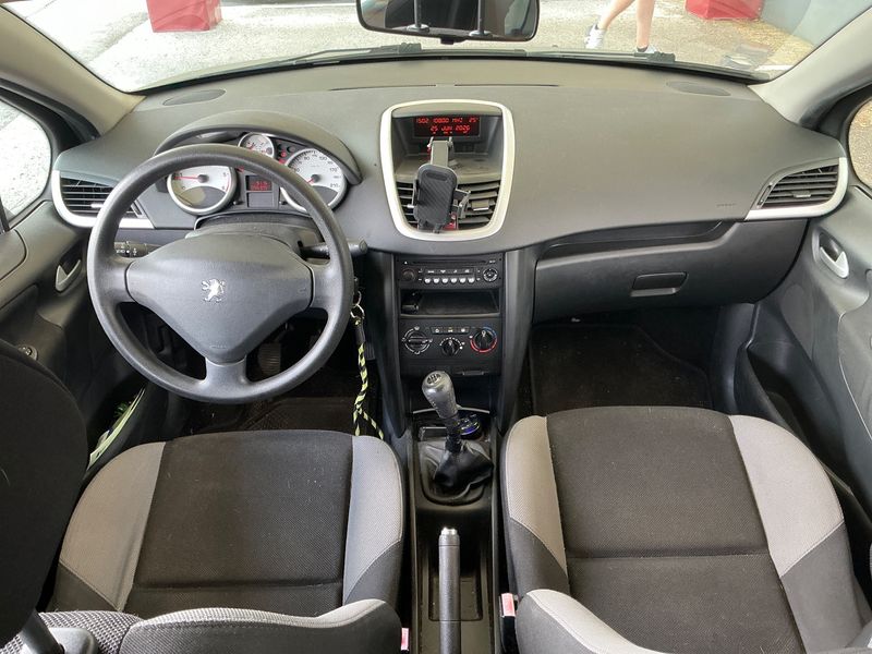 Peugeot 207 1.6 HDi Confort 2008 – снимка 17