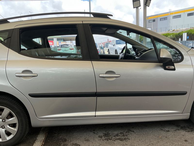 Peugeot 207 1.6 HDi Confort 2008 – снимка 10