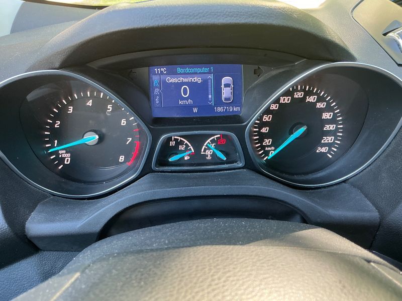 Ford Kuga 1.5 EcoBoost Titanium 2015 – снимка 19