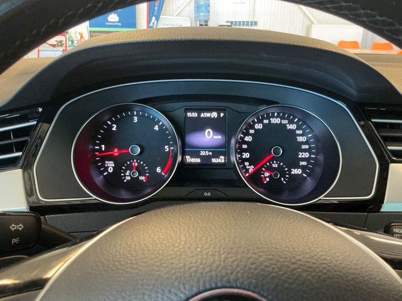 Volkswagen Passat 2.0 TDI Comfortline BlueMotion Tech 2016 – снимка 18
