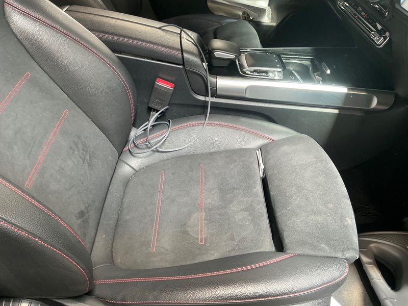 Mercedes-Benz GLB-Klasse GLB 180 d AMG Line 2021 – снимка 29