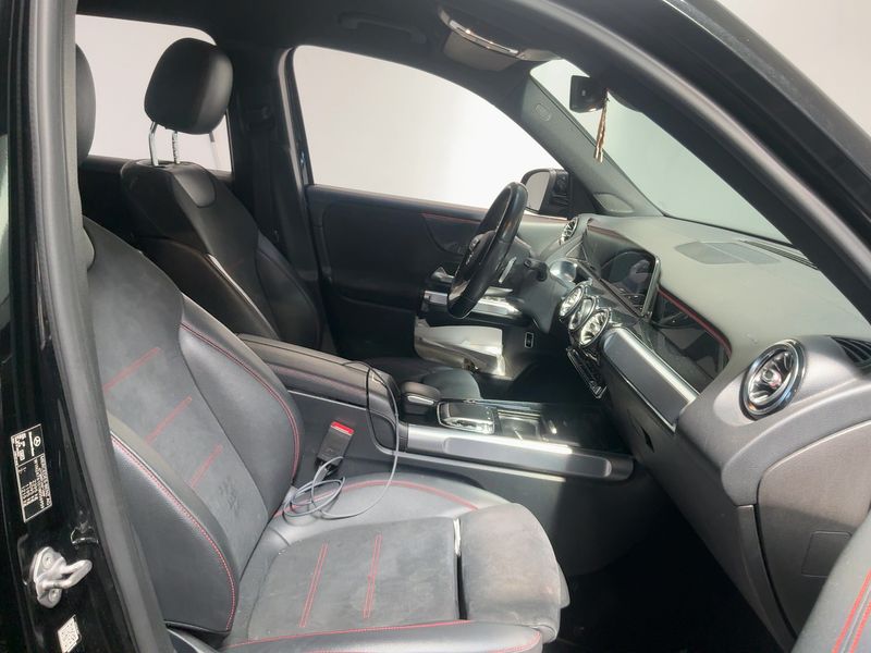 Mercedes-Benz GLB-Klasse GLB 180 d AMG Line 2021 – снимка 16